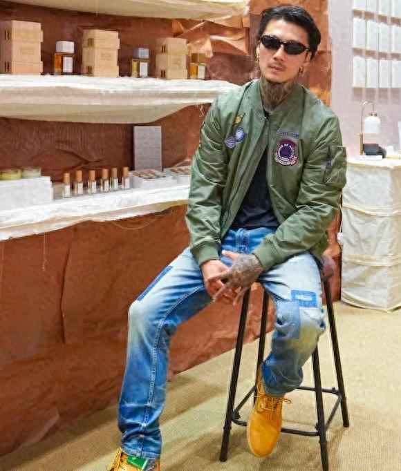 男生倒三角穿衣搭配终极指南  第1张