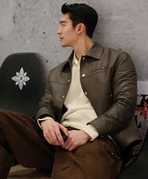 男生倒三角穿衣搭配终极指南  第4张