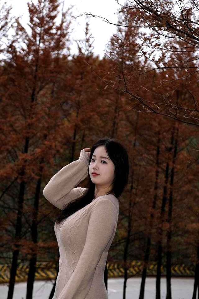 微胖女生穿衣搭配技巧：有肉女孩如何穿出自信与美丽  第2张