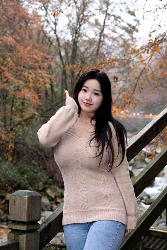 微胖女生穿衣搭配技巧：有肉女孩如何穿出自信与美丽  第1张