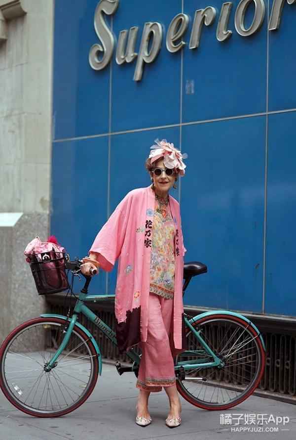 一袭风华知几许：从历史深处走来的中式披风与现代生活美学  第2张