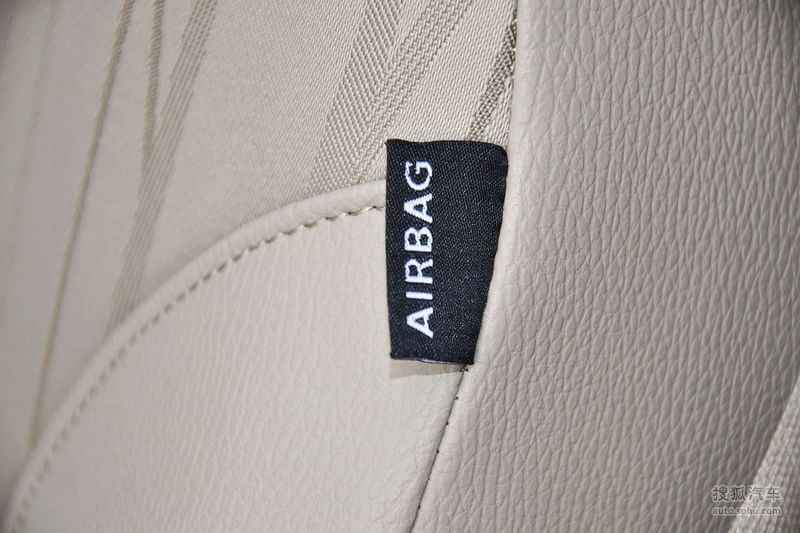 卡其灰这个高级颜色到底是什么来头  第2张