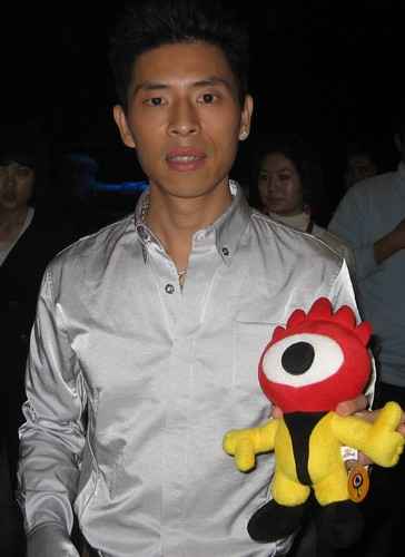 卡宾整理探秘：从化学幻影到材料未来的神奇一跃