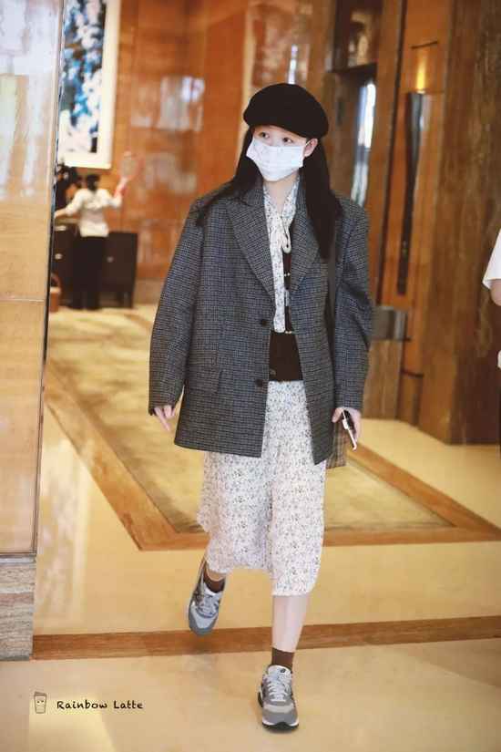 卫衣配包不犯愁 一篇文章解锁全场景点睛术