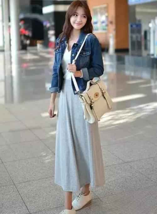 吊带长裙的万能外套攻略 穿出四季风情与高级感  第2张