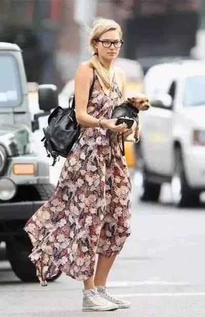 吊带长裙的万能外套攻略 穿出四季风情与高级感