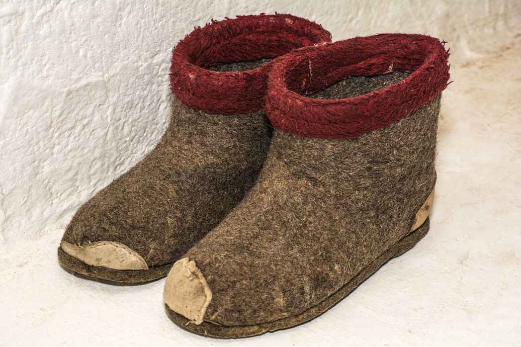 告别滑倒和脚痛 一文读懂怎么挑对那双最合拍的鞋底