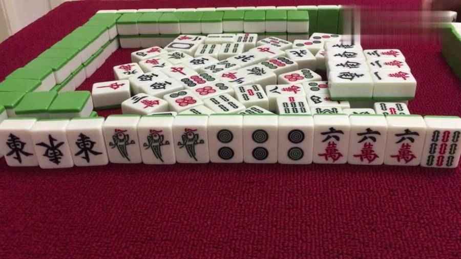 四条杠的秘密从豪车到衣橱潮流的标志演变  第2张