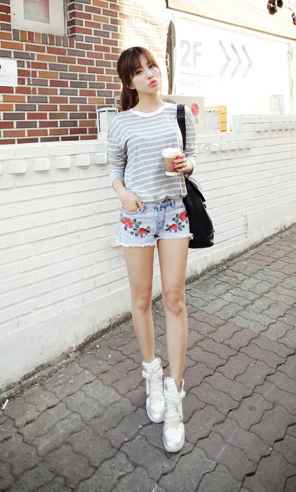 宽松短袖搭配裤子全攻略夏日舒适时髦指南