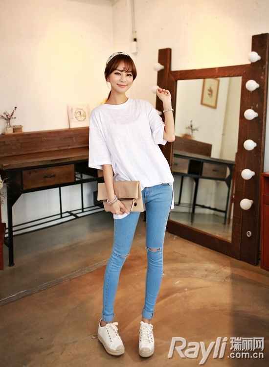 白衣服搭配裤子秘籍 轻松穿出时尚范儿