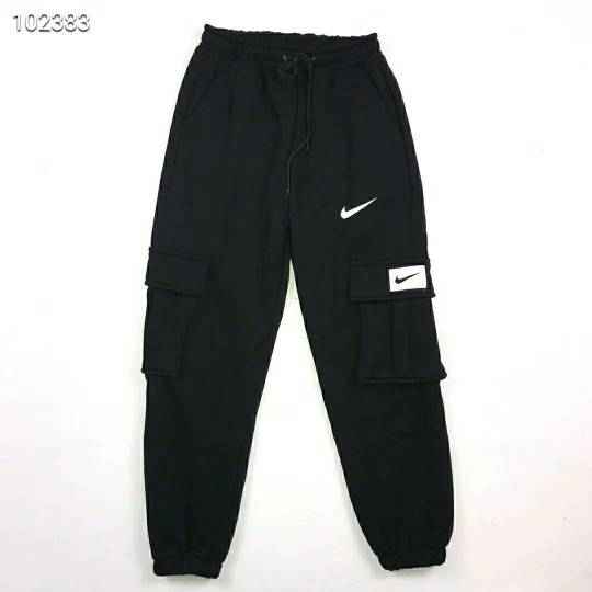 工装裤搭配鞋子的万能公式 穿对鞋型瞬间提升造型感  第2张