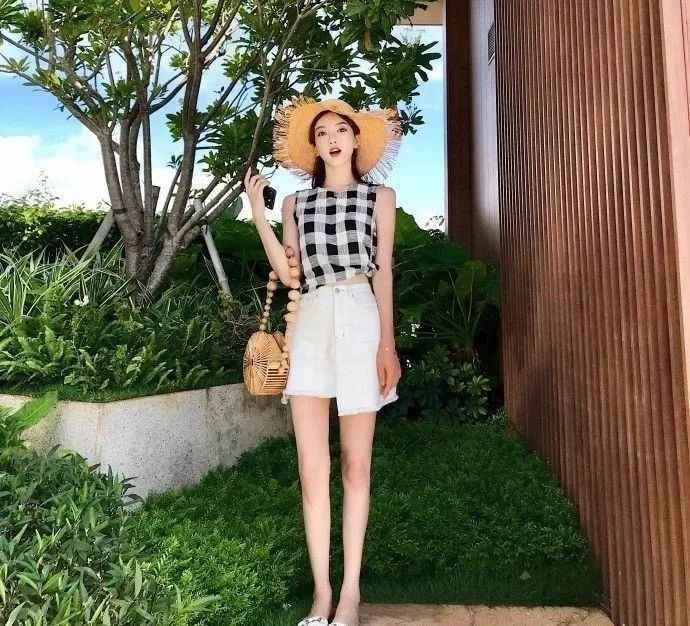 平胸穿搭秘籍这样穿美翻天自信满满出门去