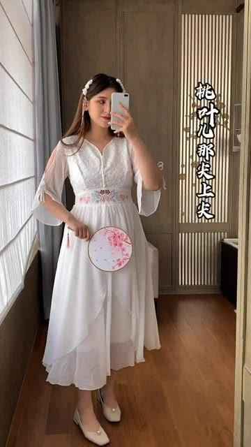 微胖女孩的穿搭逆袭 选对裙子让你自信闪耀每个夏天