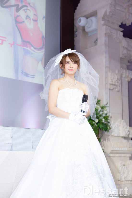 扫走纠结！结婚穿什么礼服才能又美又舒服？看这篇就够了  第2张