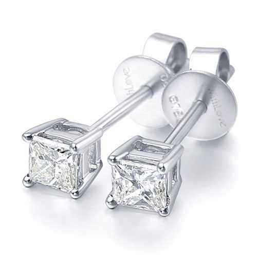 挑对耳钉颜值加分 这份指南让你耳畔生辉