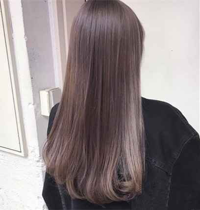 揭秘亚麻棕发色 低调高级的显白秘诀  第2张