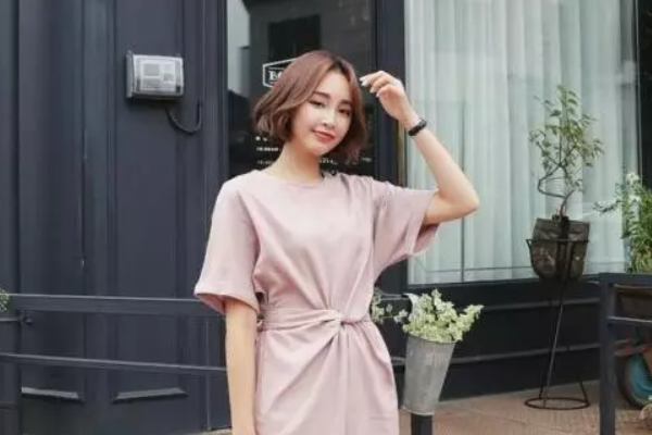 显白衣服颜色全解析让你亮眼出门