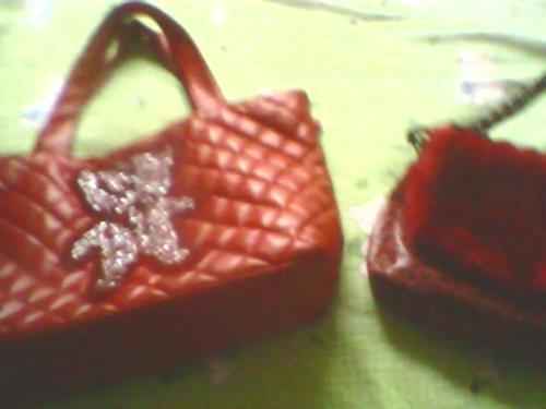 枣红色穿搭指南：解锁高级配色秘诀轻松穿出气质