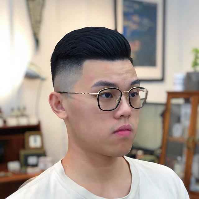 欧豪发型大揭秘 从寸头到酒红潮色的演变之路