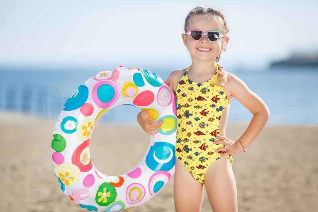 海边度假不想翻车？这份泳衣避坑指南让你美得安心又出众