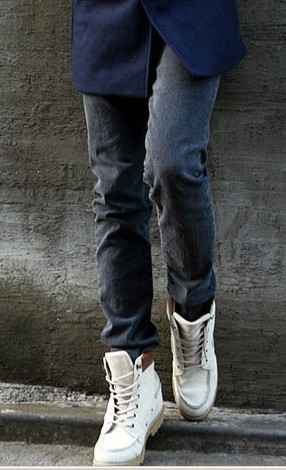 深蓝色裤子搭配鞋子色彩全攻略