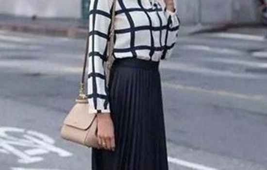 灰色百褶裙搭上衣 穿对秒变时髦精  第2张