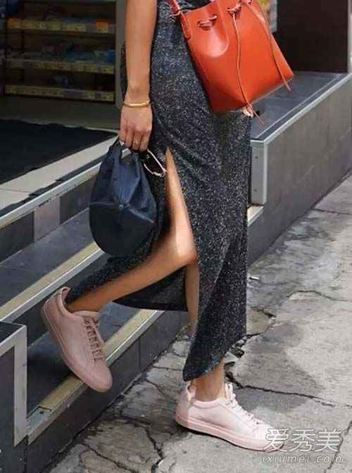 灰色裙子配鞋指南 穿出你的高级感与多变风格 第2张 灰色裙子配鞋指南 穿出你的高级感与多变风格 第2张