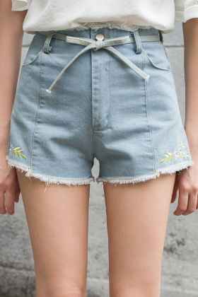 热裤全解析:这种裤子为啥这么火