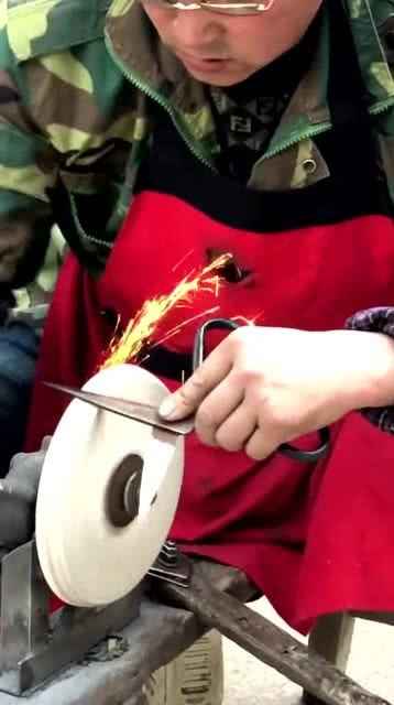 焊工着装色彩背后的安全密码 从防护到警示的颜色学问