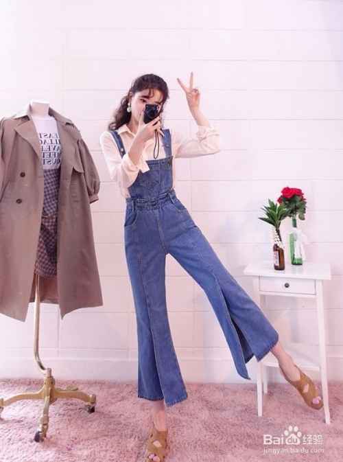 牛仔喇叭裤回归！鞋柜里这双鞋必须翻出来  第2张