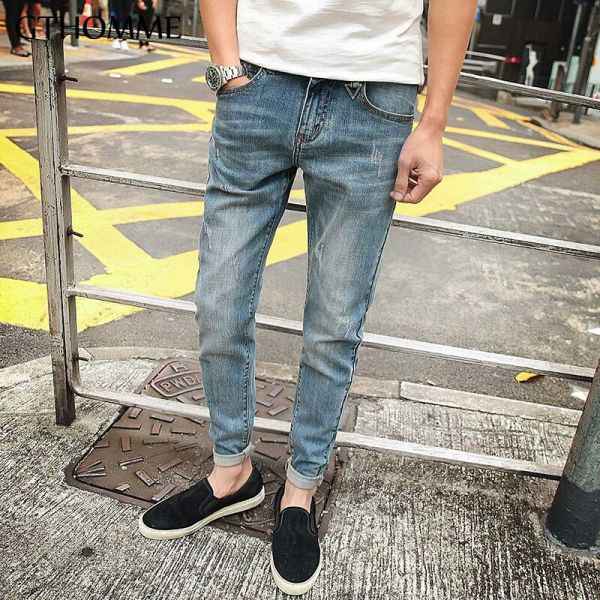 男牛仔裤配什么上衣?一篇让你从衣柜翻出惊喜的穿搭指南