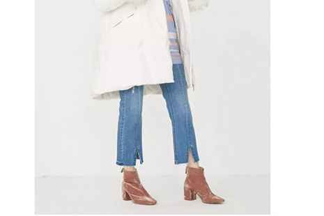 白色羽绒服搭配全攻略 穿出冬日轻盈时髦感