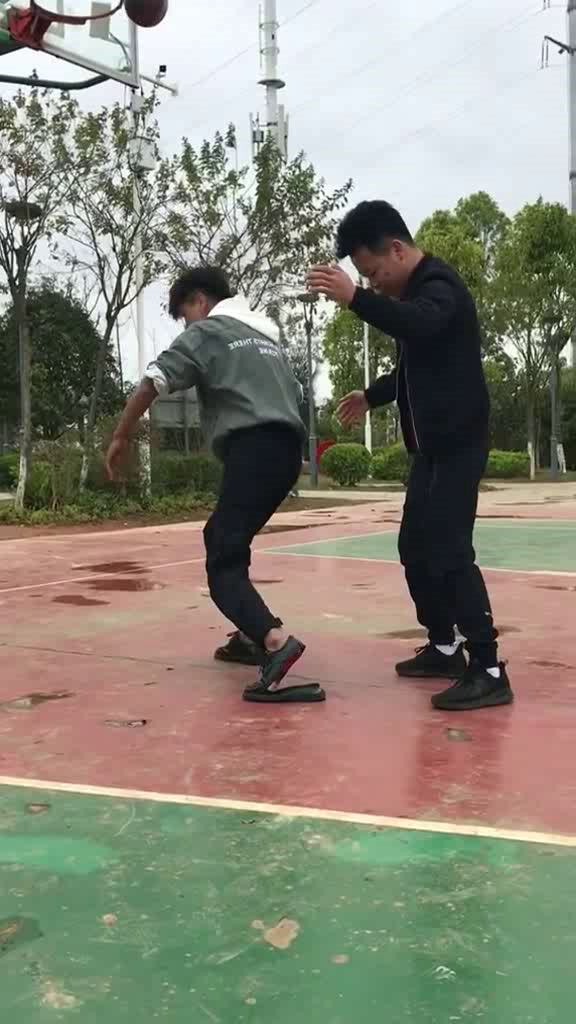 篮球鞋咋选不踩坑 老球皮的血泪经验谈  第2张